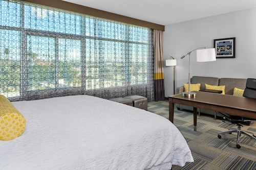 Hampton Inn & Suites Los Angeles/Hollywood