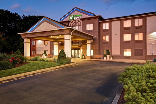 Holiday Inn Express Newport North - Middletown, an IHG Hotel