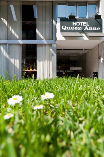 Queen Anne Hotel