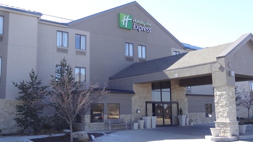 Holiday Inn Express Kansas City-Bonner Springs, an IHG Hotel