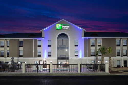 Holiday Inn Express Hotel & Suites Morehead Cty, an IHG Hotel