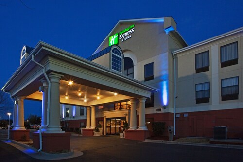 Holiday Inn Express Hotel & Suites Laurinburg, an IHG Hotel