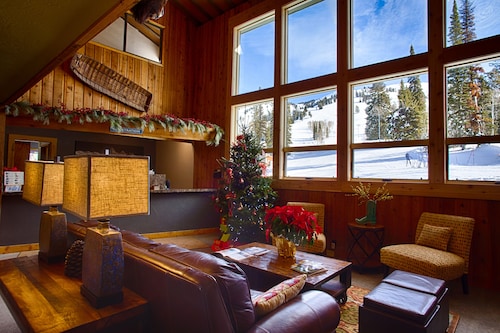 Sioux Lodge Suites by Grand Targhee Resort