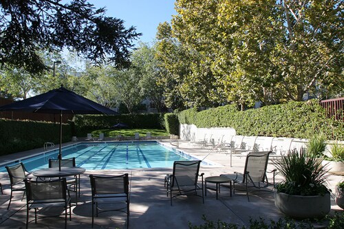 Juniper Hotel Cupertino, Curio Collection by Hilton