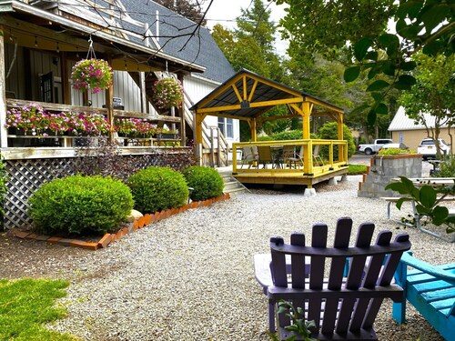 Lake Ontario Motel & Inn