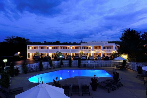 Port Inn and Suites Portsmouth, Ascend Hotel Collection
