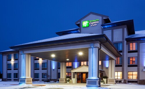 Holiday Inn Express & Suites Winner, an IHG Hotel