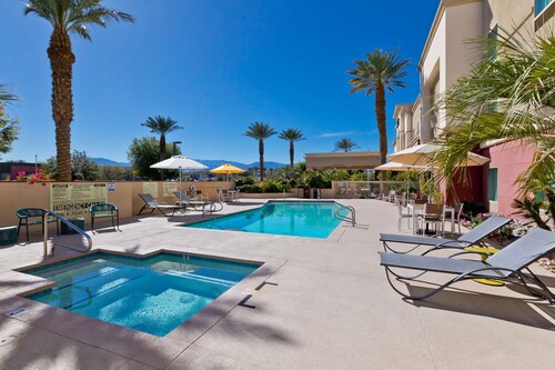 Hampton Inn & Suites Palm Desert