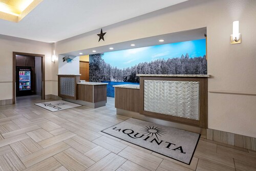 La Quinta Inn & Suites by Wyndham Conroe