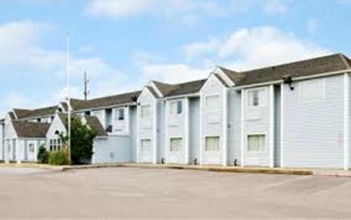 Americas Best Value Inn & Suites Ada