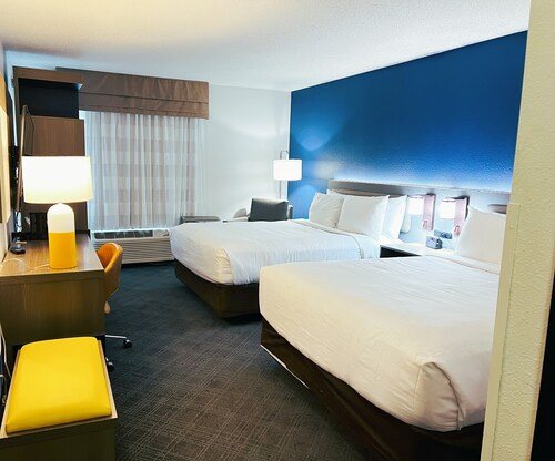 Comfort Inn & Suites Sheboygan I-43