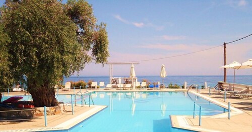 Maranton Beach Hotel