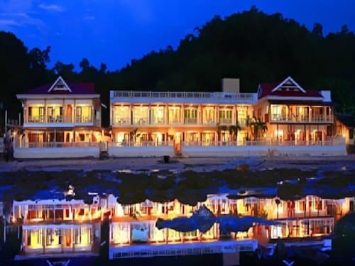 El Nido Beach Hotel