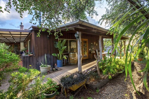 Wisteria Cottage and Cabins