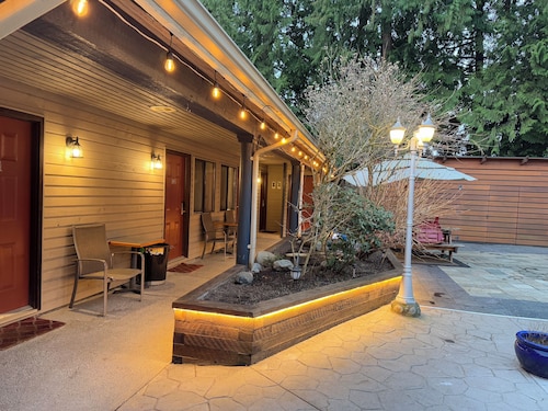 Sunshine Lodge