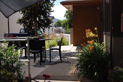 Days Inn and Suites by Wyndham Downtown Missoula-University