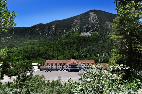 Monarch Mountain Lodge