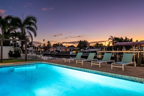 ⚓New! Cortez Cabana! Canal front home w/heated pool & boat dock!⚓