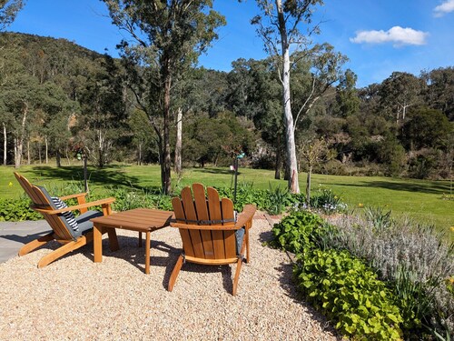 Parsons Flat River Barn - Enjoy a world of adventure or unwind on the porch
