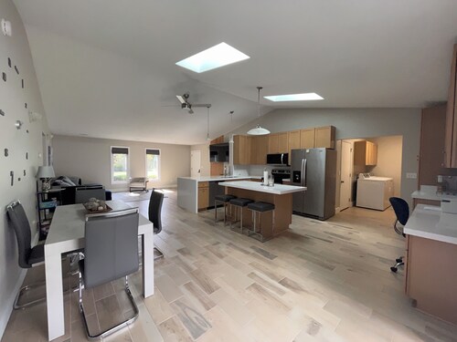 The Crystal Rose House spacious, modern and bright