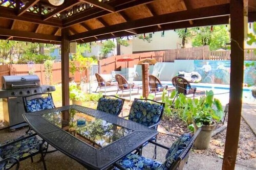 Jacuzzi Suite 205 at Tradewinds