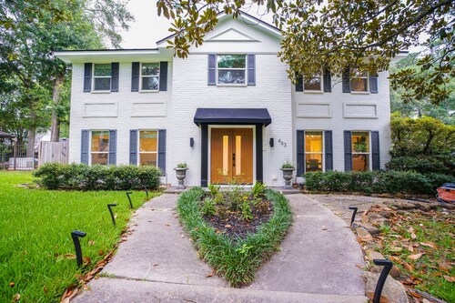 The Flamingo House - Family Fun Time