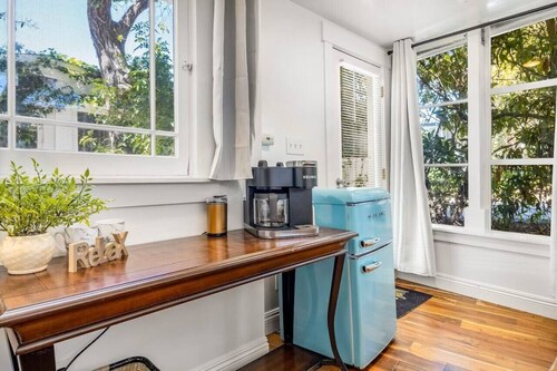 Driftwood Club - Jennifer`s Room (Dog Friendly)