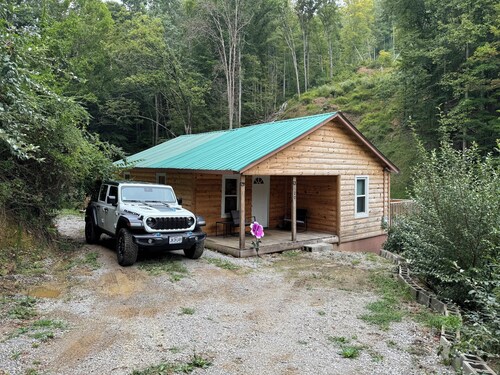 Cabin just minute's from both ATV parks and Elk hunting. ATV wonderland.