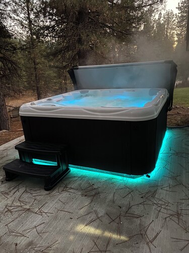 Cozy home with HOT TUB, River View & Fire Pit!