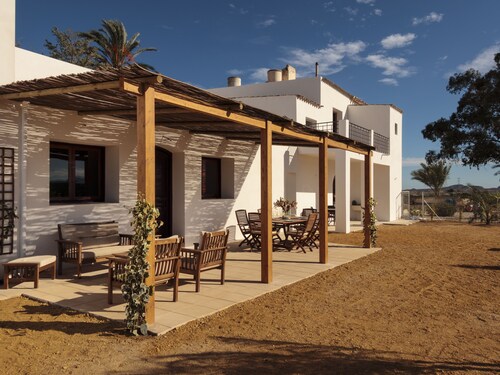 Tranquil Rural Villa 3 beds 2 baths Private Pool, great views, close to the sea