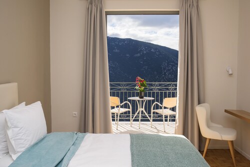 V Hotel Delphi