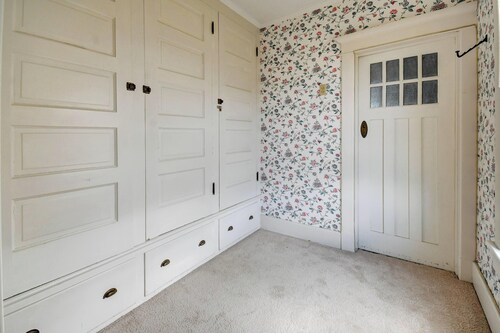 Upstate Affordable Victorian Home - Lots of Space -Long Term Rentals Welcome!