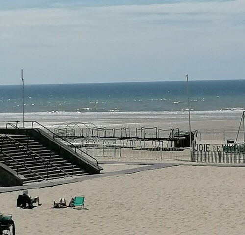 Large apartment with sea view
