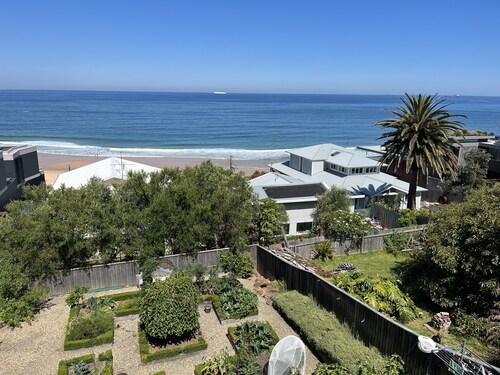 Wombarra Beach House with Ocean views Pet friendly
Sleeps 8