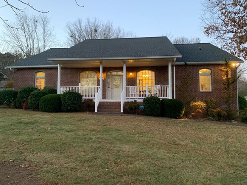 Modern Home in the Heart of Murphy, Hi-Tech Massage Chair, Jetted Tub, KING Bd!