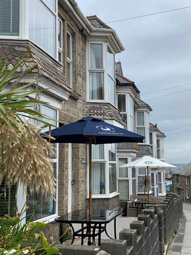 5 St Ives holiday home in Cornwall. Walking distance to town and beaches