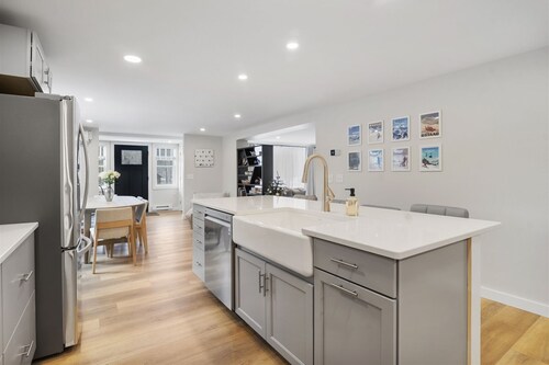 Brand New 2 Bedroom Condo on Mountain Road