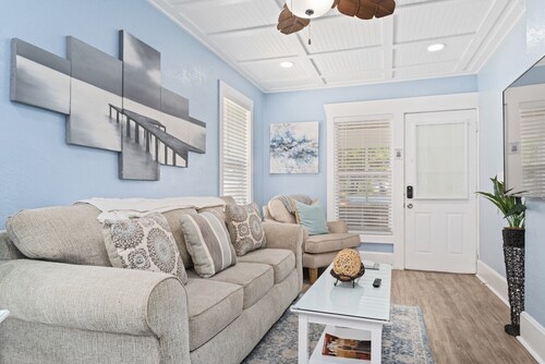 Riverview Cottage: Downtown Melbourne 2 Bed House