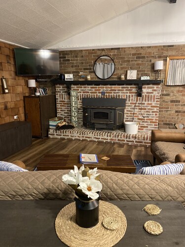 Little Minnow is a Pet friendly water front home on Toledo Bend in a quiet cove.