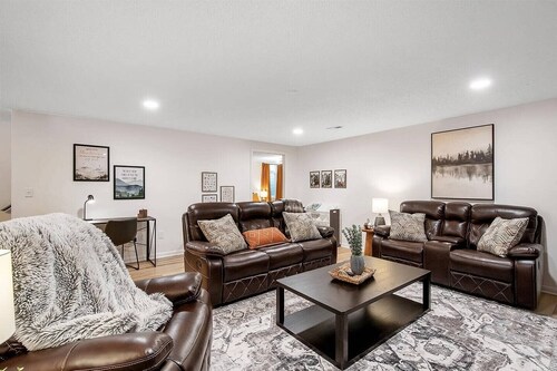 The Lodge is a  spacious 4 bed, 2.5 bath home, styled with mountain/ lodge decor