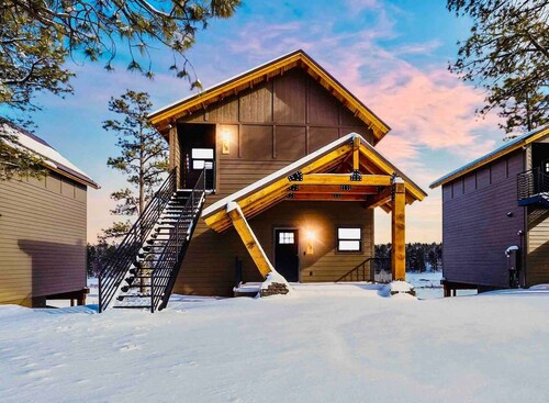 Mountain Escape With Fireplace