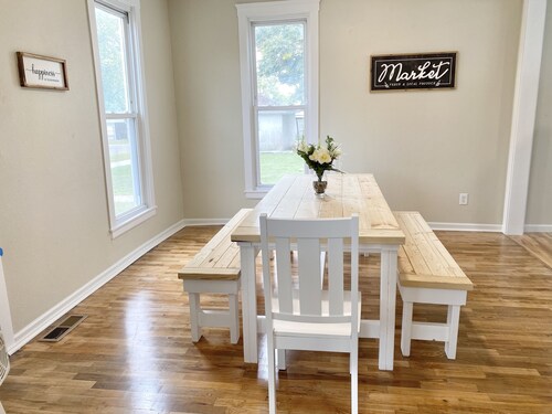 Charming Family Retreat - 15 min to Nauvoo & Carthage