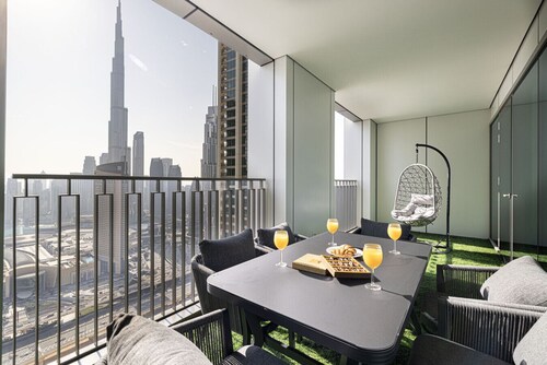 Dubai Mall Access Burj Khalifa Infinity Pool | 4BR