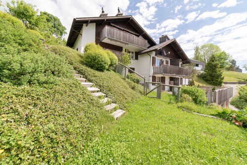 Sieben Berge 3-Zimmer Ferienwohnung mit Panorama-Bergblick
