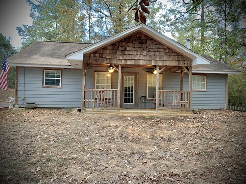 CornerStone Cabin sleeps 6 secluded on 28 acres