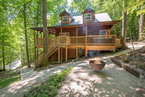 WiFi & Hot Tub, Large Family - Climb On in RRG!