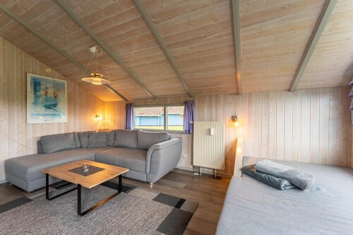 4 Personen Ferienhaus mit Kaminofen, Kanu und herrlichem Seeblick in Otterndorf