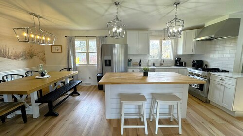 Serene home w/heated pool close to wine trail large fenced yard