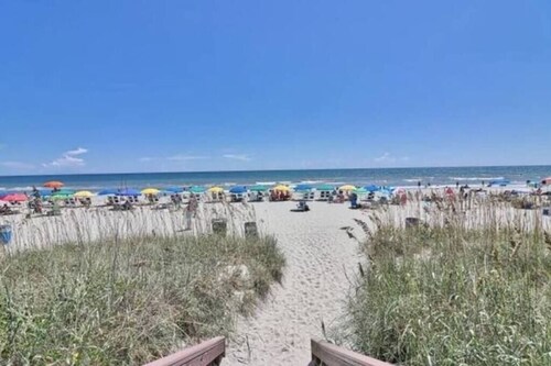 The Twins at Ocean Reef 3BD Oceanview Condo