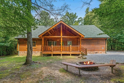 Indoor Pool Fun Cozy Cabin for the Whole Family